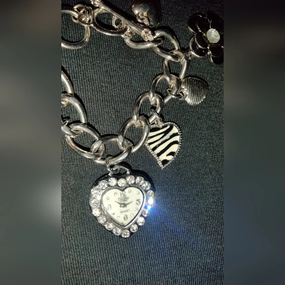 Figaro Couture heart charm bracelet